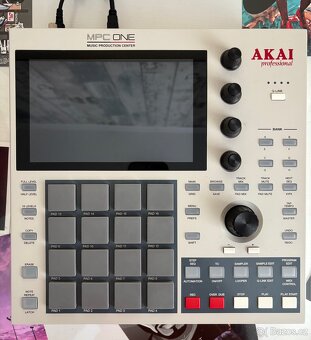 Akai MPC ONE RETRO - 2