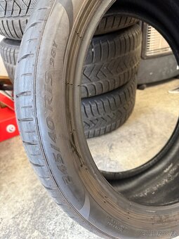 PIRELLI P-zero 245/40/19 - 2