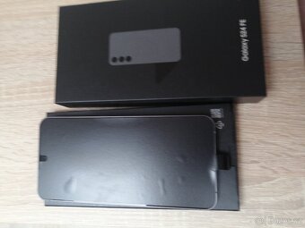 Samsung Galaxy S24 FE - 2