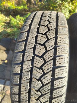 Prodám téměř nové zimní pneu 175/65/14 Goldline Winter - 2
