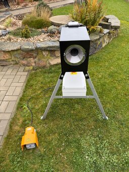 Ořezávačka na vánoční stromky - 2