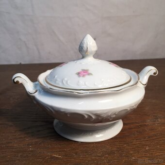 Konvice a cukřenka s kvítky Schlaggenvald Slavkov 1918 - 2