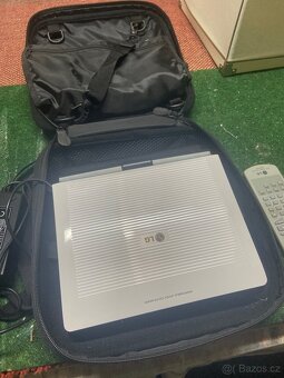 Kufříkový DVD přehrávač LG - 2