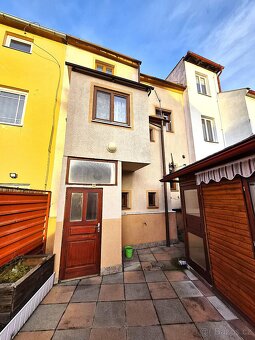 Prodej dvougeneračního domu v Chomutově - 2