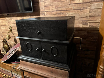 Starožitný gramofon v nevídáném top stavu. - 2