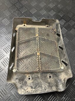 Kryt chladiče Kymco - 2