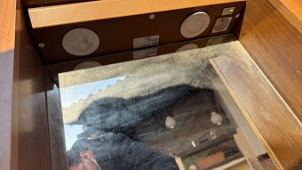 Police do koupelny - 2