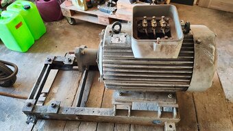 Asynchronní motor 22 / 25,3 kW - 2