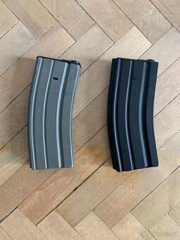 2x M4 airsoft zásobník Hi-Cap 300BB - 2