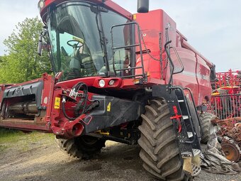 Case 8010 heder 9m Vario kombajn. Sklizeci Mlaticka Case - 2