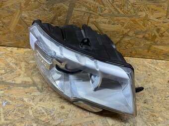 Prave predni svetlo BI-XENON Skoda Superb 2 2010 - 2