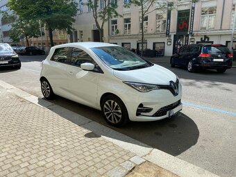 Zoe - 2