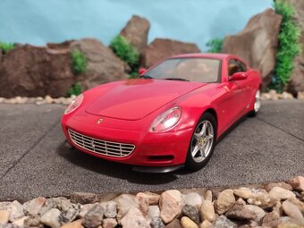 prodám model 1:18 ferrari 612 scaglietti - 2