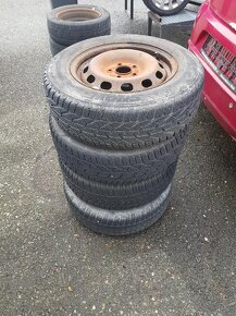 Pneu 195/65 R15 zimní  -  Pochází z Ford Focus - 2