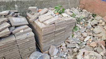 Betonová dlažba stará 300x300 cca 20m2 - 2