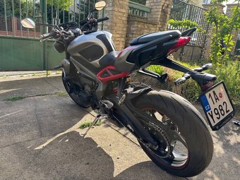 Triumph Street Triple 765 R - 2