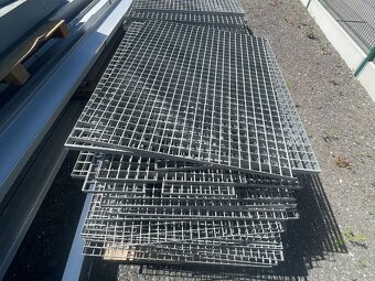 Ocelový pozinkovaný podlahový rošt / rastr - 2