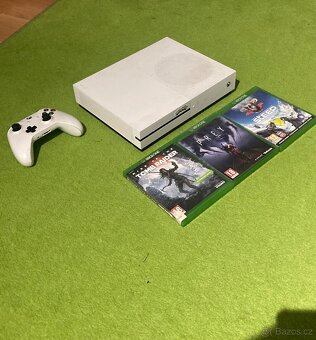 Xbox One S 500GB REZERVOVÁNO - 2