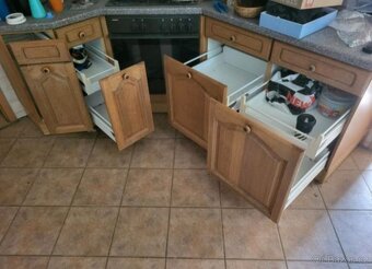 Menší dubová rustikální linka se spotřebiči,5168 - 2