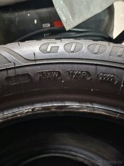 Good Year Ultra Grip  205/60 R16 92H - 2