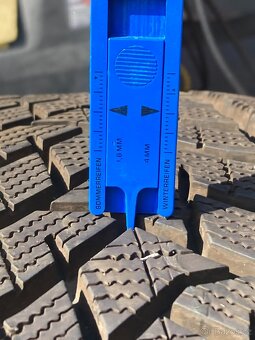 245/45r19 2x zánovní zimní pneu - 2