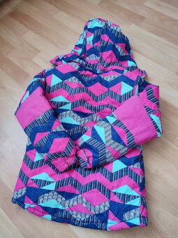 Dívčí zimní bunda vel. 134/140 + rukavice - 2