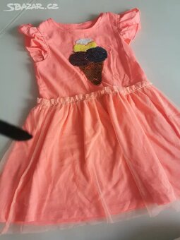 Balík dívčího oblečení cca 4 - 6 let + hračky - 2