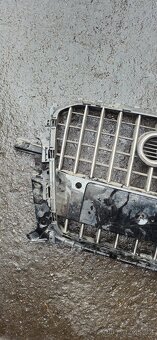 Maska mrizka gril audi q5 8r - 2