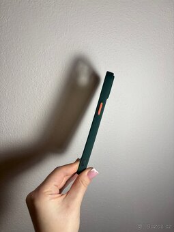 Kryt na iPhone 13 (zelený) - 2