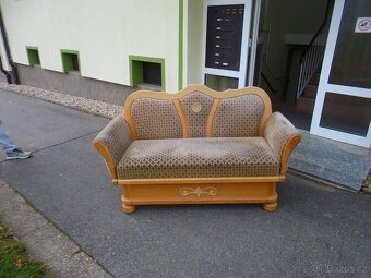 pohovka stylová, ůložný prostor - 2