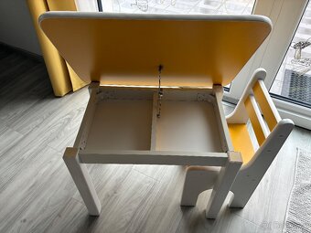 Dětský stolek se židličkami - 2