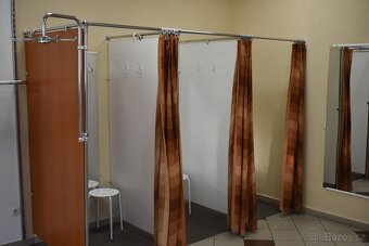 Vybavení prodejny - převlékací kabinky - 2