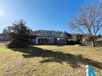 Bydleni v bytě, na vesnici u lesa. - 2