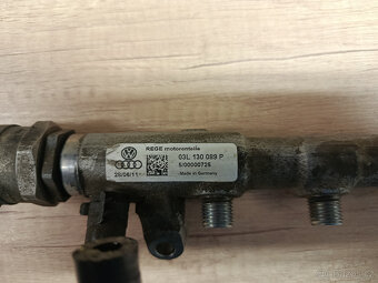 Rozdělovač paliva 03L130089P - 2