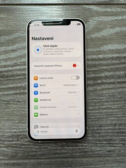 Apple iPhone 12 64GB bílý - 2