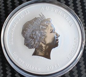 1 oz Rok Králíka 2011 zlacený reliéf stříbrná mince - 2