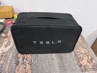 Tažné zařízení Tesla Y - 2
