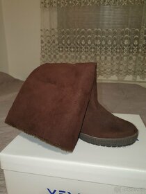 NOVE zimni boty. Velikost 44
- 2