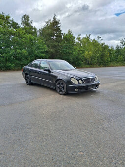 Prodám Mercedes Benz W211 sedan 220cdi rok výroby 2003 - 2