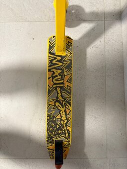 Freestyle koloběžka Maui Aggro Shark yellow - 2