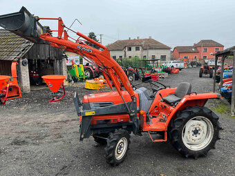 Kubota GL 240 D , 4x4 s originálním čelním nakladačem - 2