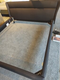 Čalouněná postel 180x200cm, tmavě hnědá- nová z XXXlutz - 2