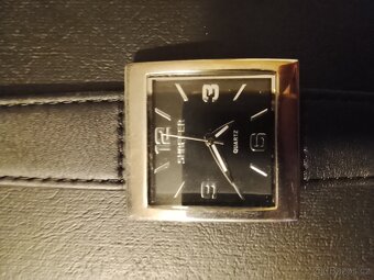 Prodám více druhů hodinek - 2