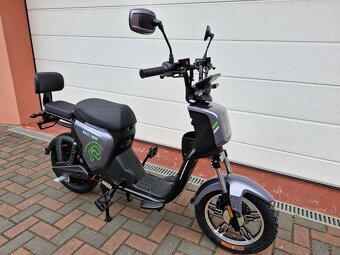 Elektroskútr RACCEWAY PAŘEZ 25, bez ŘP - 2
