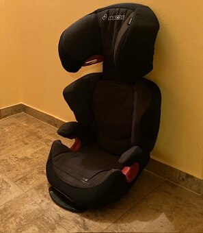 Maxi Cosi Rodi 15-36kg - 700 Kč - 2