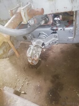 Díly z rozebraného traktůrku - 2