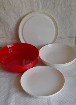 souprava talířů - 2