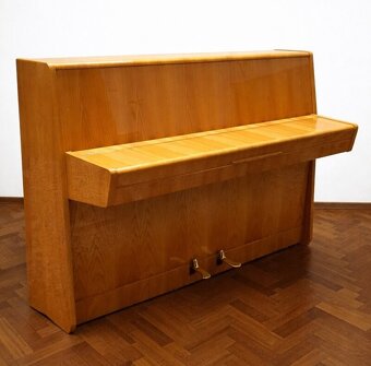 Pianino PETROF k zapůjčení. - 2