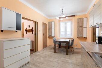 Prodej bytu 3+1 s krbem a zahradou, ul. Krnovská, Opava. - 2