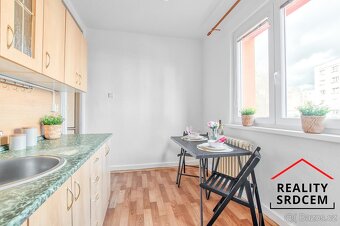 Pronájem družs. bytu 2+1+ velká zasklená lodžie/55 m2 na ul. - 2